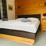 شقة Bergkristallhaus *
