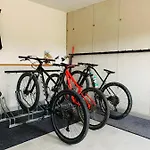 شقة Bergkristallhaus
