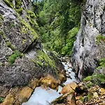شقة Bergkristallhaus